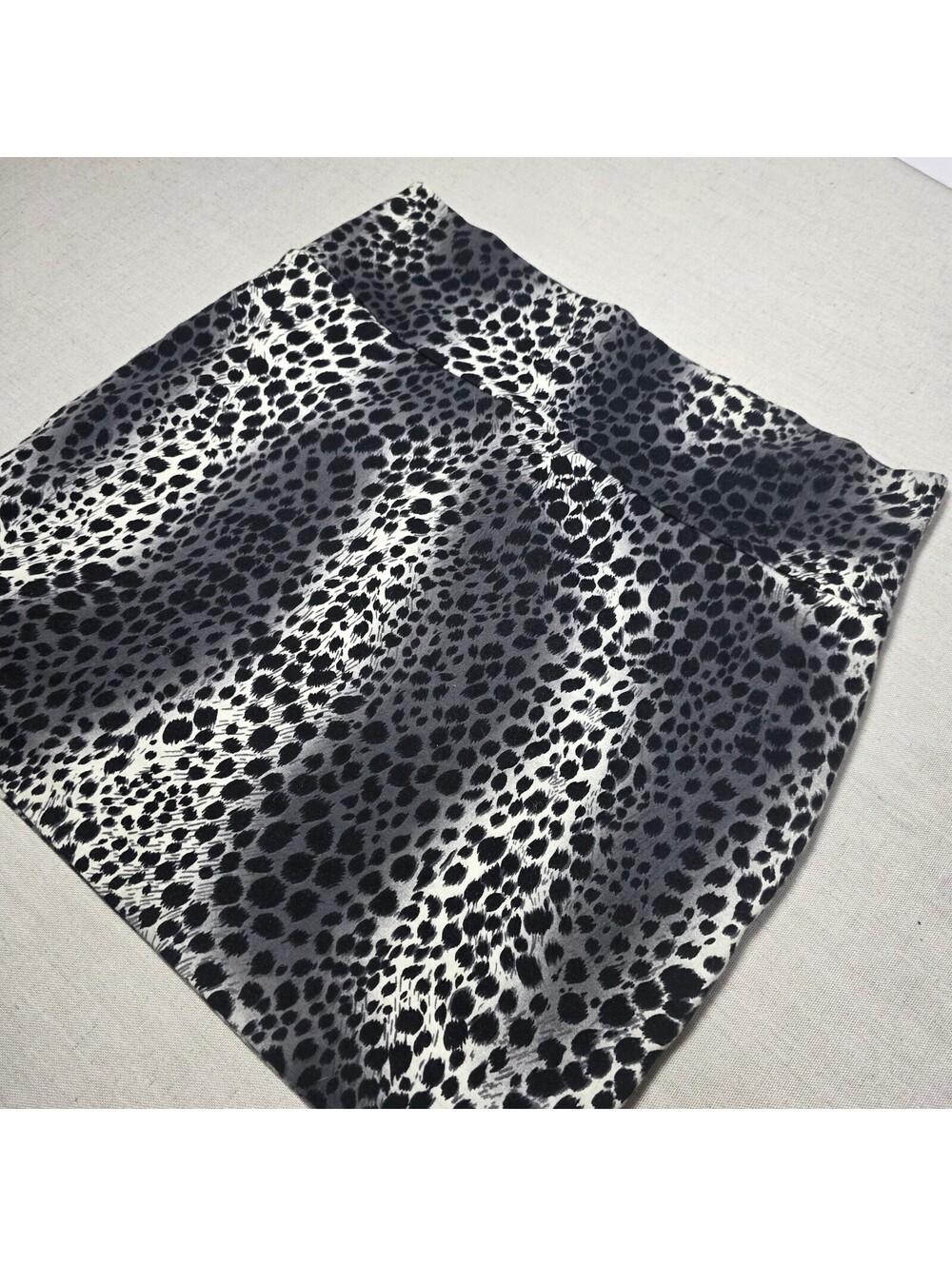 Y2K Leopard Animal Print Mini Skirt Black White Stretch Bodycon Wide Waist